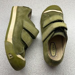 Keen Velcro green suede kids shoes